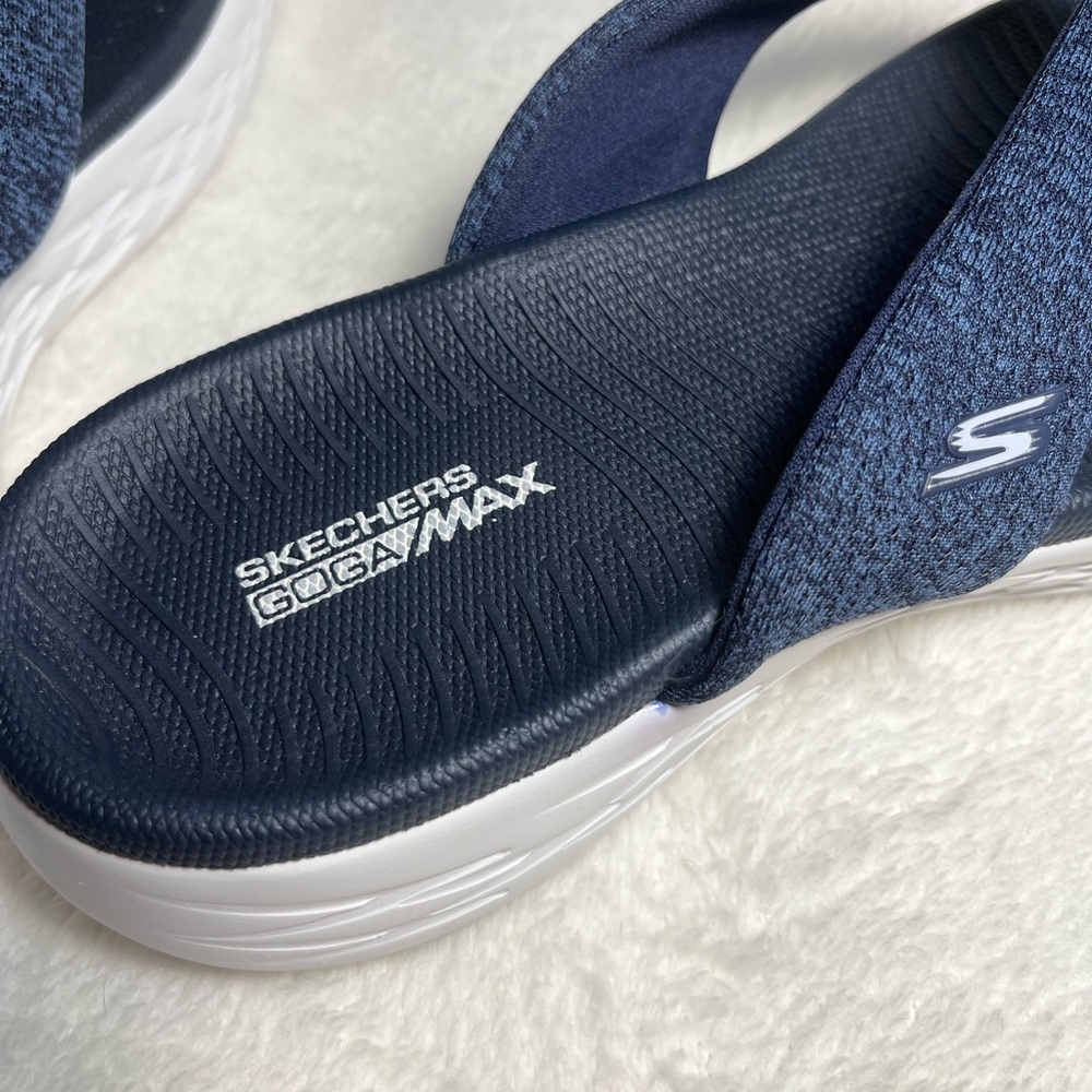 Skechers Goga Max Blue Women’s‎ Flip Flop Sandals Sz 7 - Picture 4 of 6